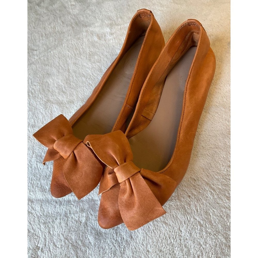 Lavorazione Artigiana Women's Sz.7 Ballet flats front bow made Italy Tan